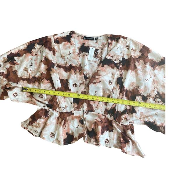 NY & Co. BLOUSE BATWING SLEEVES BROWN CREAM SZ XXL V NECK RUFFLE AESTHETIC CORE - Picture 3 of 16